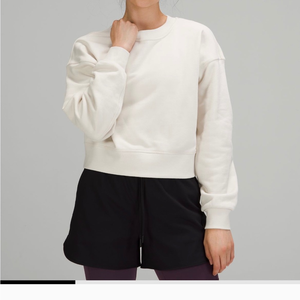 Lululemon softstreme size 6 in bone/white opal